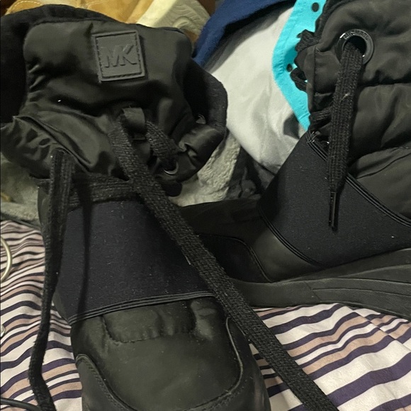 KORS Michael Kors Black Winter Boots - Picture 4 of 5